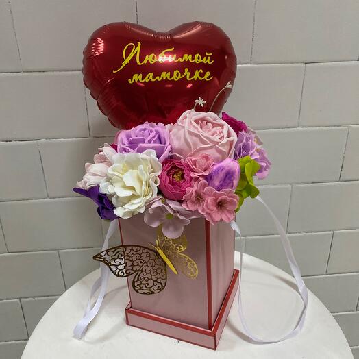 Букет в коробке любимой мамочке
