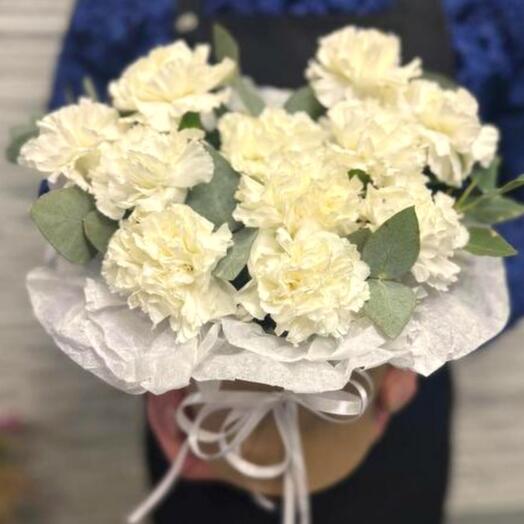 Диантусы в шляпной коробке