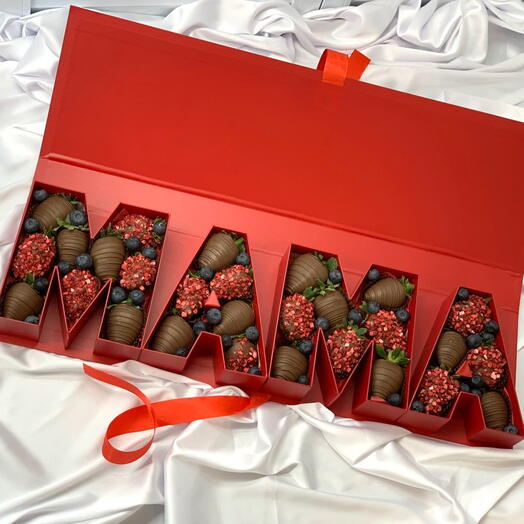 Set of chocolate-covered strawberries MOM
