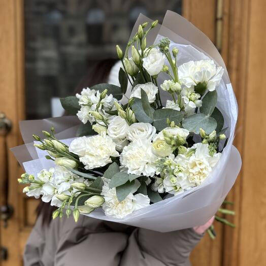 Букет эустома, маттиола, диантус, эвкалипт (сб 120)