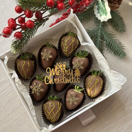Новогодний набор клубники в шоколаде