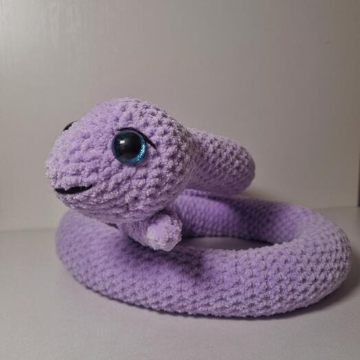 Змейка из плюшевой пряжи