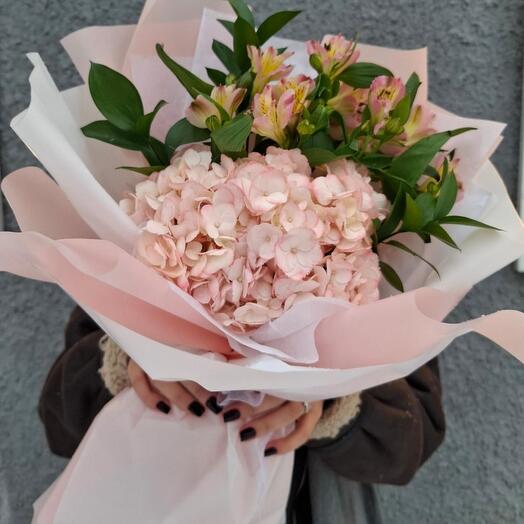 Delicate bouquet of alstroemeria and hydrangea