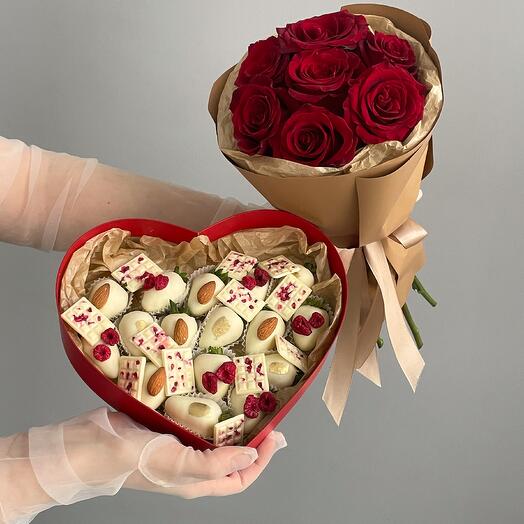 Клубника в белом шоколаде и букет из 7 красных роз, "Комбо набор 18" в форме сердца