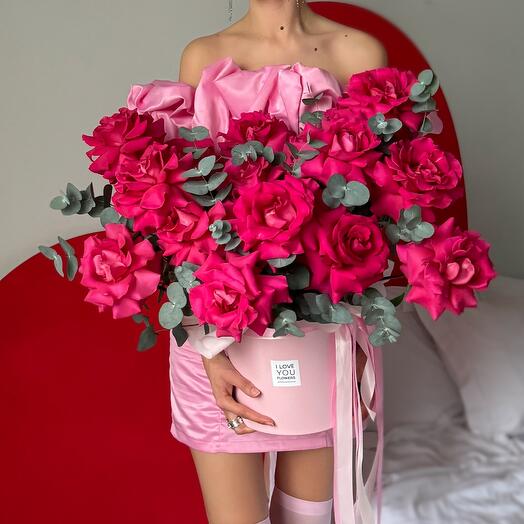 Flowers in a box French inverted roses