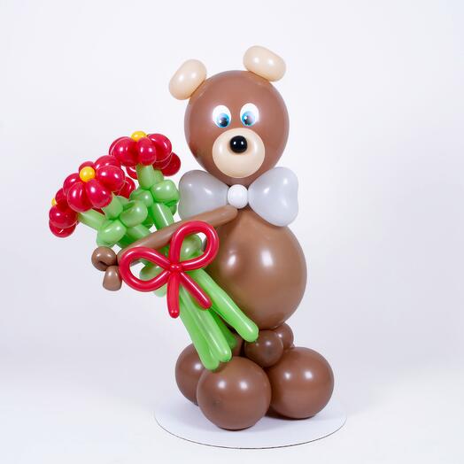 Фигура из шаров "Мишка с букетом"