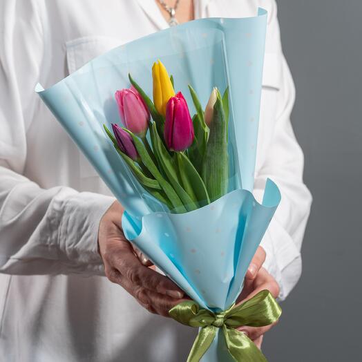 Bouquet of 5 mixed tulips in designer packaging
