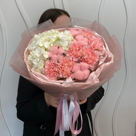 Букет с гортензией диантусами и хлопком 🌸