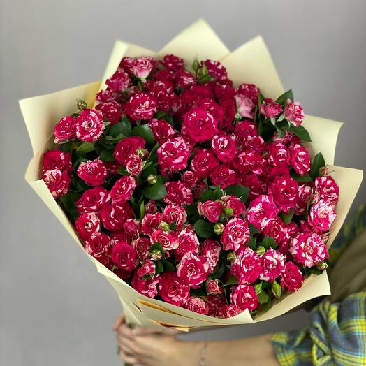Букет из кустовой розы 19 шт Love