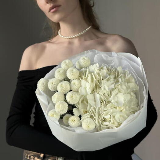 Букет White 🤍 - белая гортензия и кустовая хризантема Newton