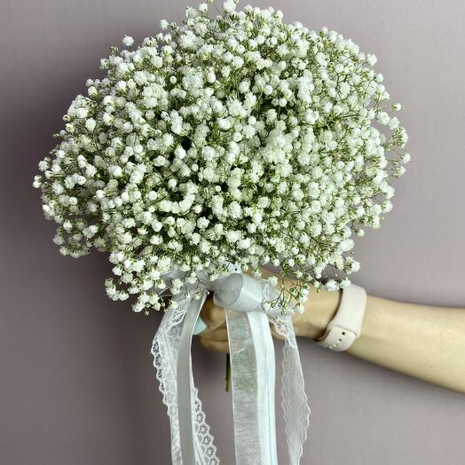 The bride's bouquet of gypsaphila white