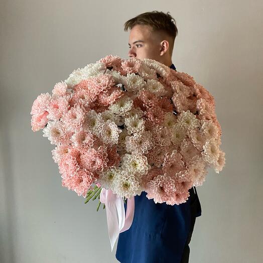 Гигант из хризантем