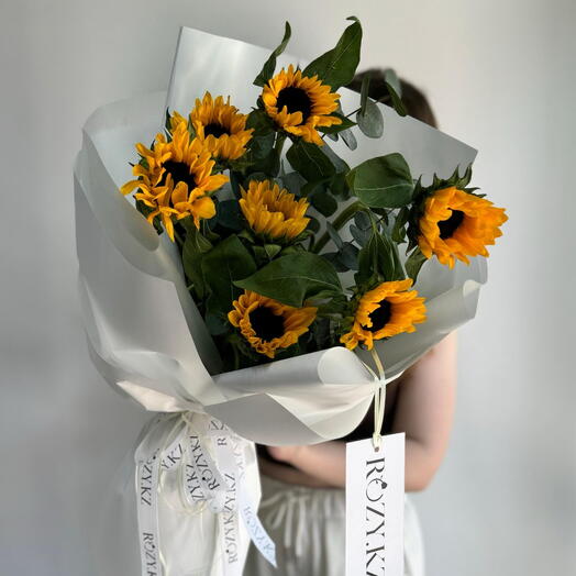 Букет SUNNY из 7 подсолнухов