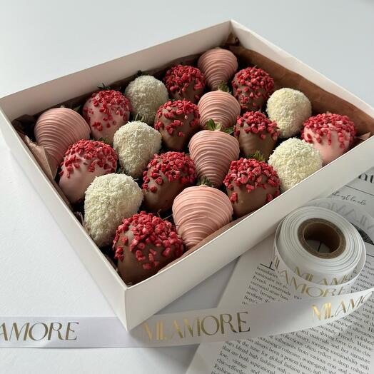 Клубника в шоколаде 20 ягод микс