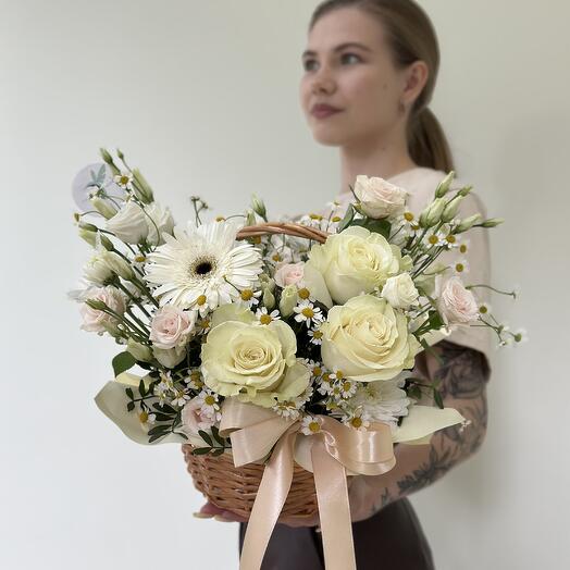 Корзина с цветами 920