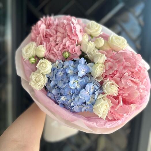 Гортензия и кустовые розы🍬