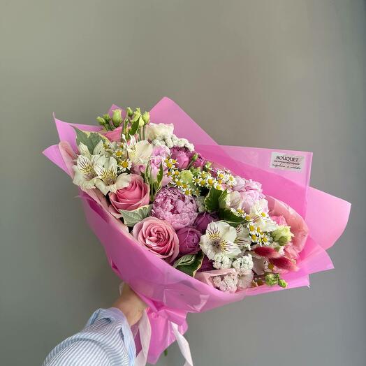 Bouquet 198 (сборный яркий букет с пионами и розами)