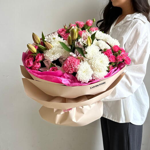 Букет "Евро с лилиями"