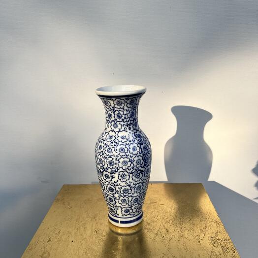 Porcelain vase S