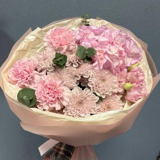 Авторский букет с гортензией