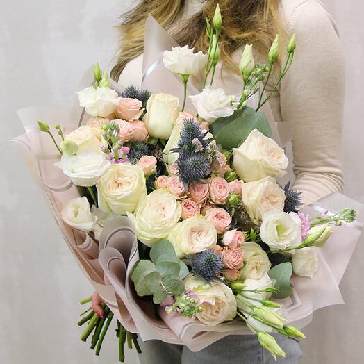 Нежно-пастельный букет с розами