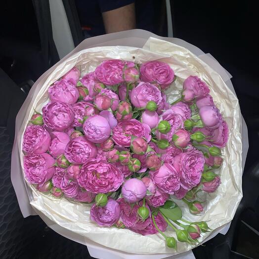Эксклюзивный букет из пионовидных кустовых роз 💋