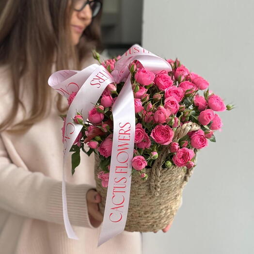 Джутовое кашпо с кустовыми розами для Любимой ( размер S)