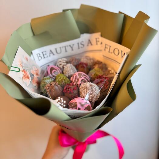 Букет из 19 клубник в молочном шоколаде