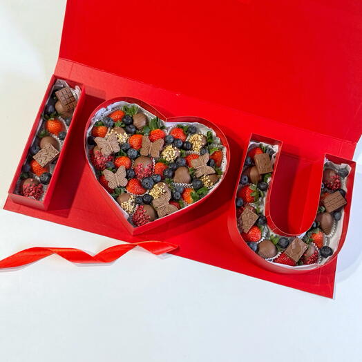 Клубника в шоколаде подарочный набор «I LOVE U» (35-40шт)