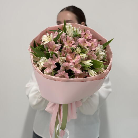 Микс нежных альстромерий