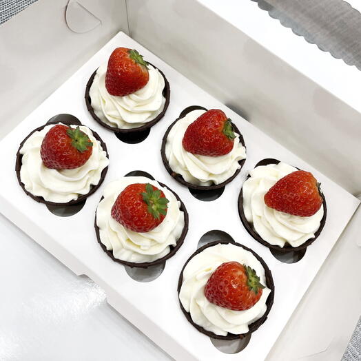 Капкейки 6 шт с целой клубничкой