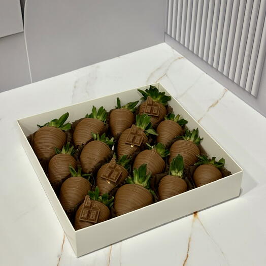 Клубника в шоколаде 16 ягод. 🍓