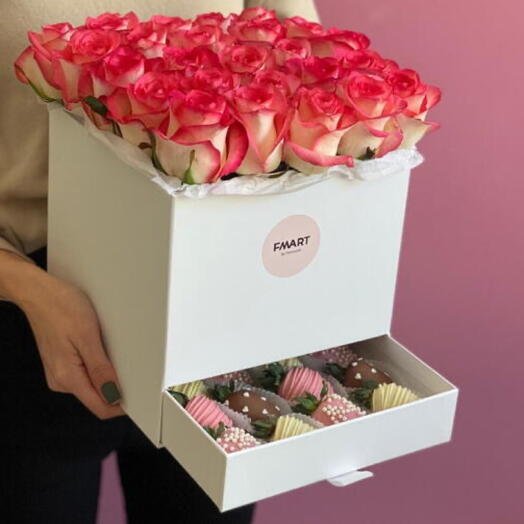 Цветочная шкатулка с клубникой в шоколаде -Джумелия-