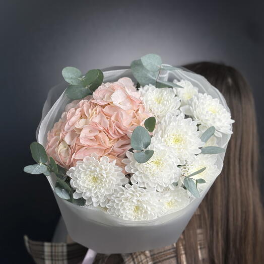 Милый сборный букет с гортензией и хризантемой 💗