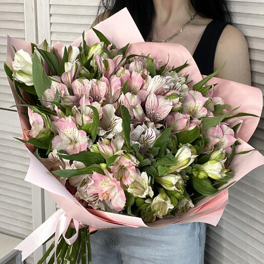 Микс из 15 альстромерий