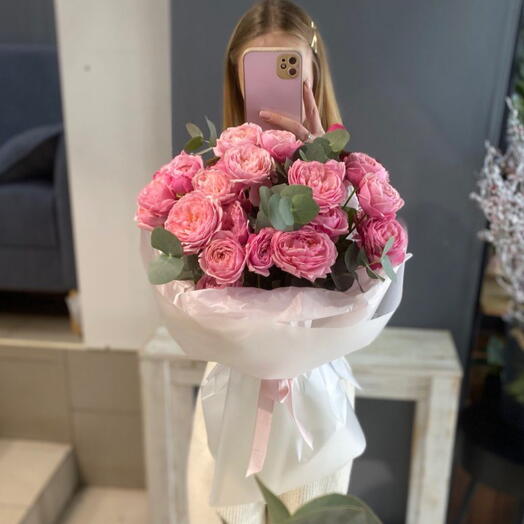 Букет нежных кустовых пионовидных роз Сильва Пинк💕