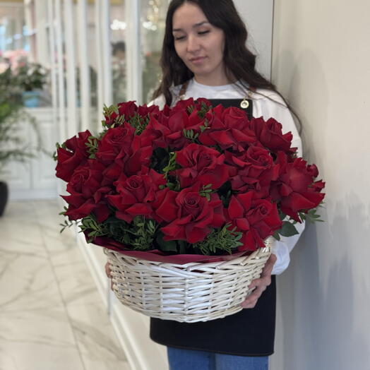 Корзина с французскими розами