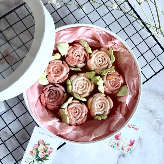 Тюльпаны из зефира круглая коробка