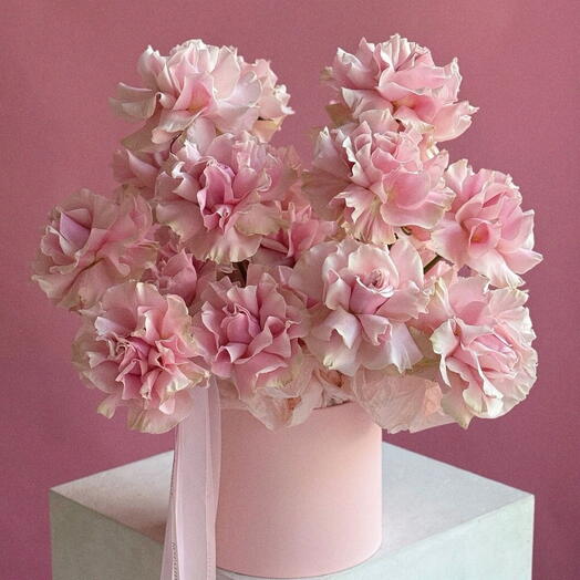 Французские розы в коробке