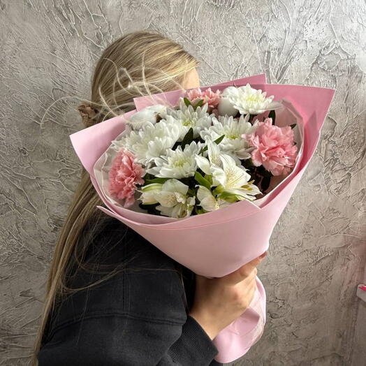Compliment bouquet with chrysanthemum, dianthus and alstroemeria