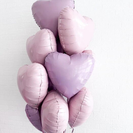 Связка шаров нежных цветов для девушки