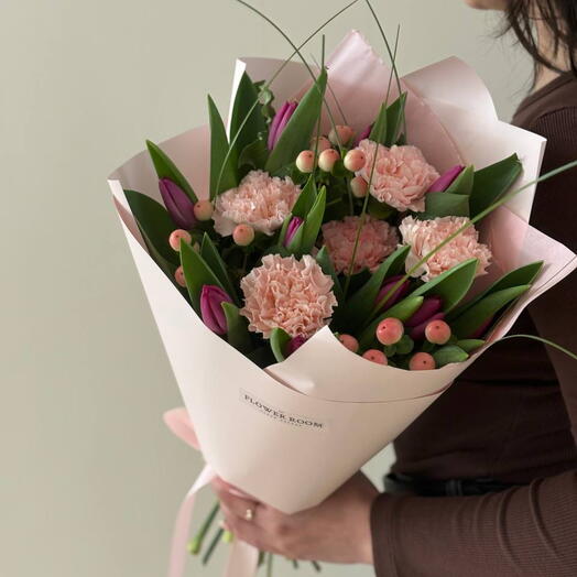 Букет «Тюльпан и Гвоздика»