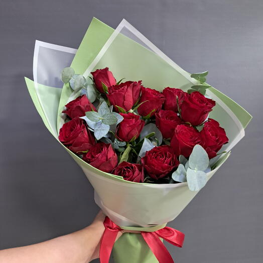 Красная роза в нежности🥰