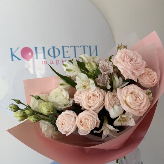 Нежный букет из альстромерии, кустовой розы и эустомы