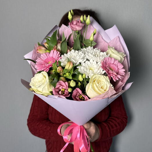 Ramo con rosas y gerbera