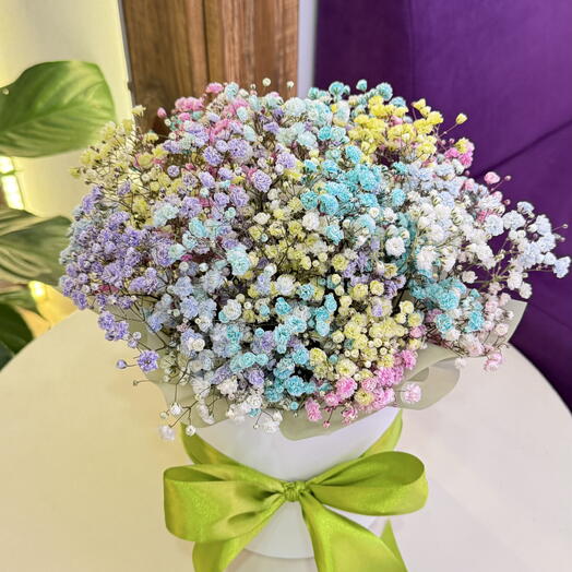 Радужная композиция из гипсофилы🥰