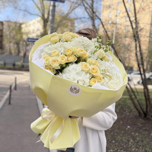 Букет в нежно лимонных оттенках