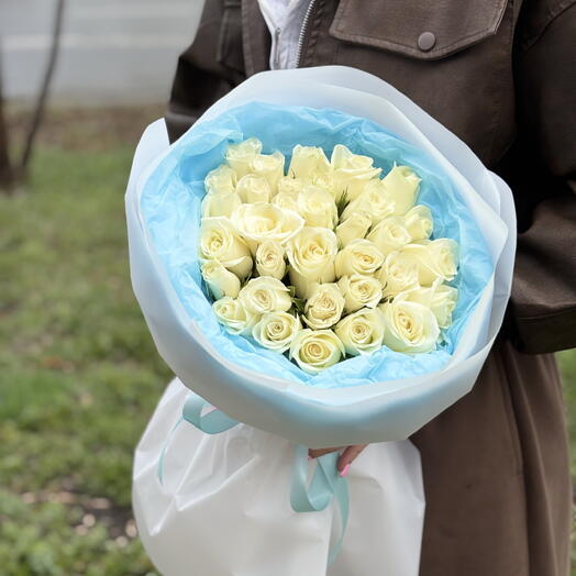 33 белые розы Лючия