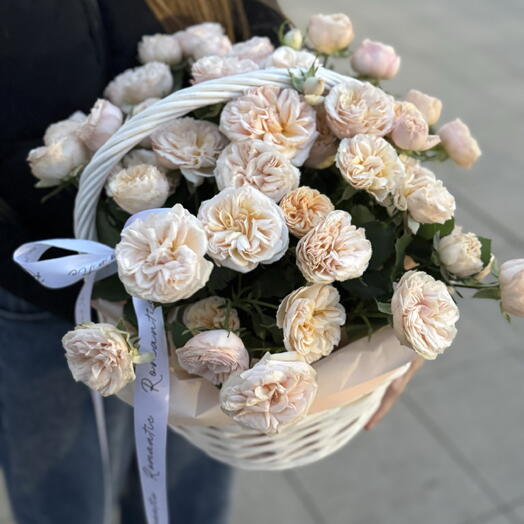 Корзина кустовых роз