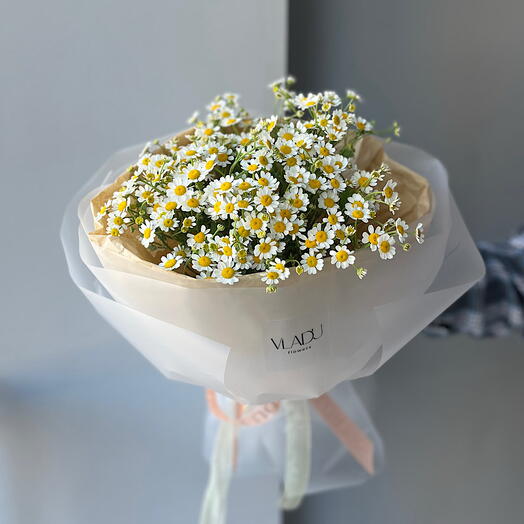 Мини букет из летних ромашек